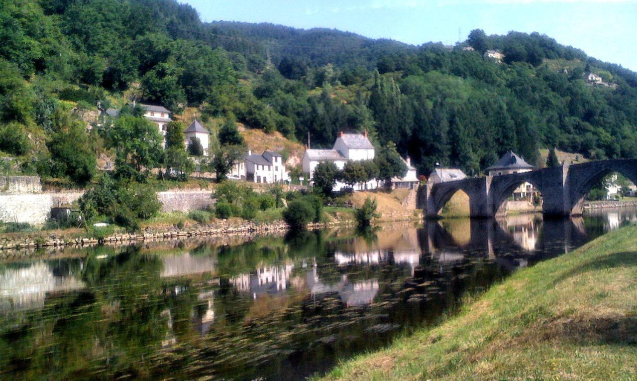 L'Oustalou - Gite Entre Lot Et Truyere Entraygues-sur-Truyere Exterior photo