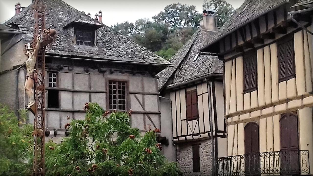 L'Oustalou - Gite Entre Lot Et Truyere Entraygues-sur-Truyere Exterior photo